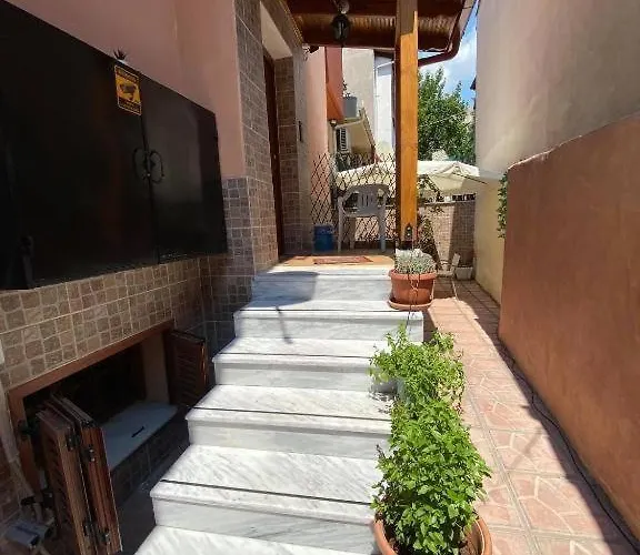 Appartement Ano Poli 5 *