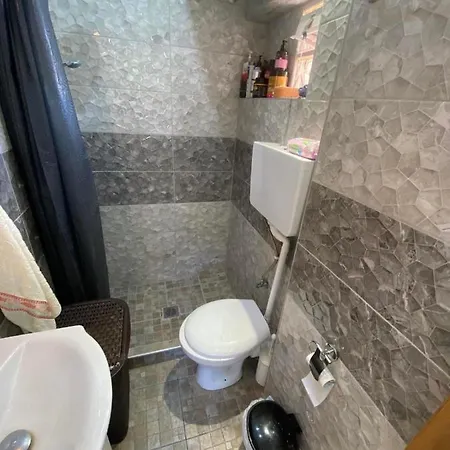 Ano Poli 5