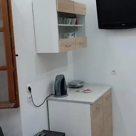 Ano Poli 5