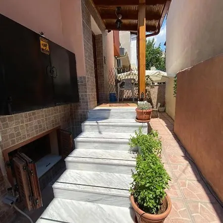 アパート Ano Poli 5 *